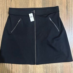 NWT-Gap Knit Black Mini Skirt with Zippers-Size 10